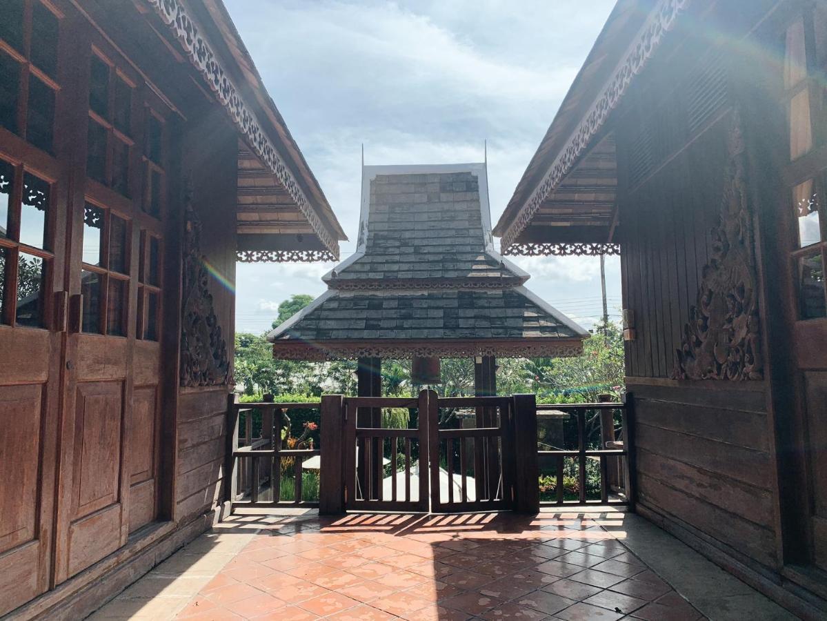 Baansuwanburi - บ้านสุวรรณบุรี Csiangmaj Kültér fotó